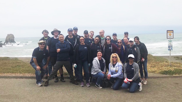 Liquid Robotics team at Rockaway Beach for their clean up mission